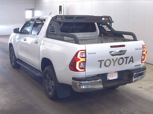 2024 Toyota Hilux Z 4WD auction photo 2