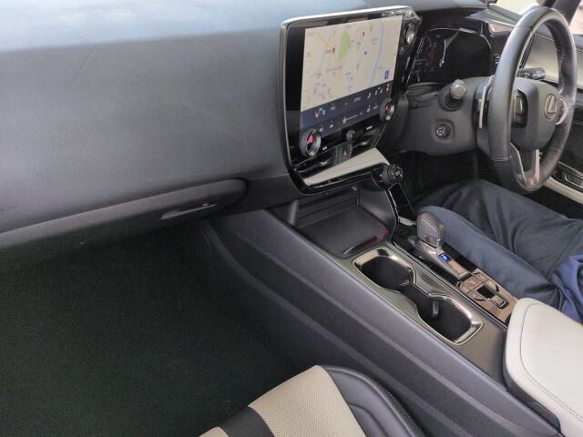 2022 Lexus NX NX350 Fスポーツ 4WD auction photo 3
