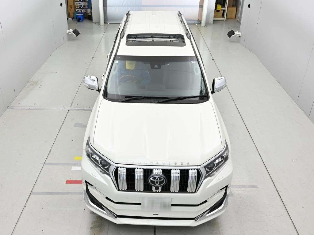 2023 Toyota Land Cruiser Prado TX L Package 4WD auction photo 7