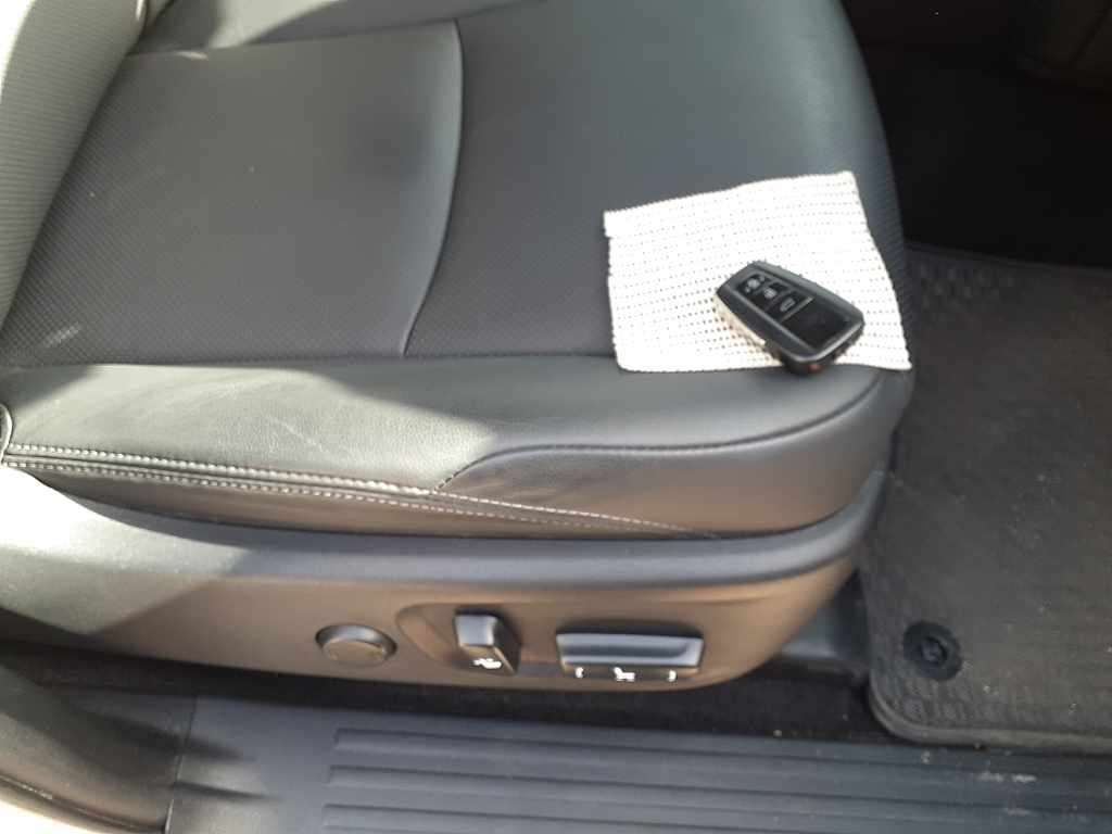 2023 Toyota Land Cruiser Prado TX L Package 4WD auction photo 10