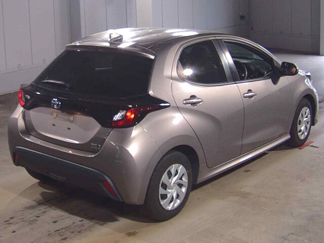 2021 Toyota Yaris Hybrid X auction photo 5