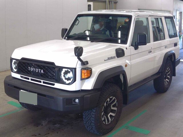 2025 Toyota Land Cruiser 70 AX 4WD auction photo 4