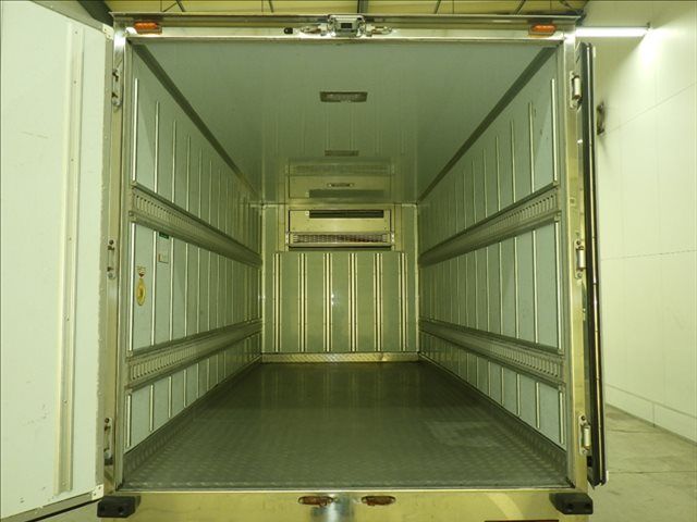 2014 Mitsubishi Fuso Canter 冷蔵・冷凍車 auction photo 4