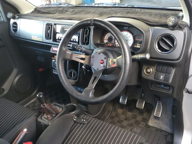 2020 Suzuki アルトワークス Base grade 4WD auction photo 3