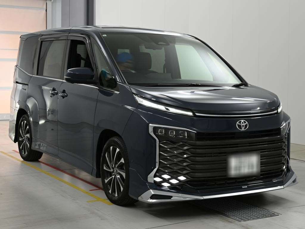 2022 Toyota Voxy S-Z auction photo 5