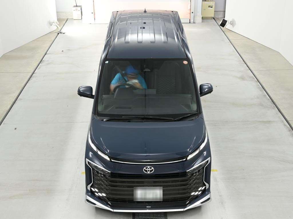 2022 Toyota Voxy S-Z auction photo 7