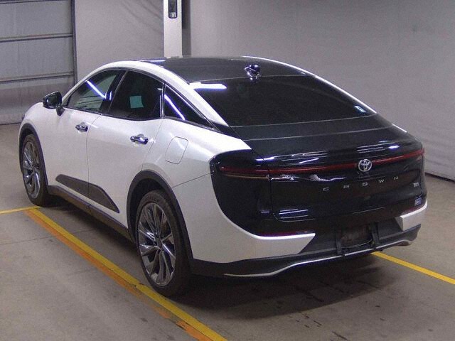 2023 Toyota Crown Crossover G Advanced Leather P 4WD auction photo 2