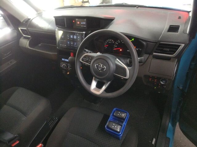 2025 Toyota Roomy G-T auction photo 3