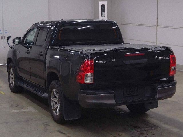 2022 Toyota Hilux X 4WD auction photo 2