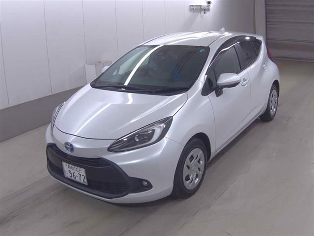 2021 Toyota Aqua X auction photo 3