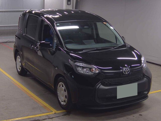 Japan Auction Vehicles 8 2022 Toyota Sienta X auction photo