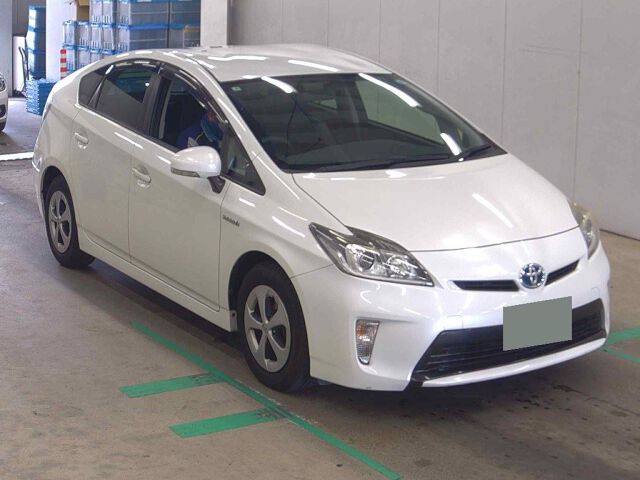 2015 Toyota Prius S Japan auction vehicle