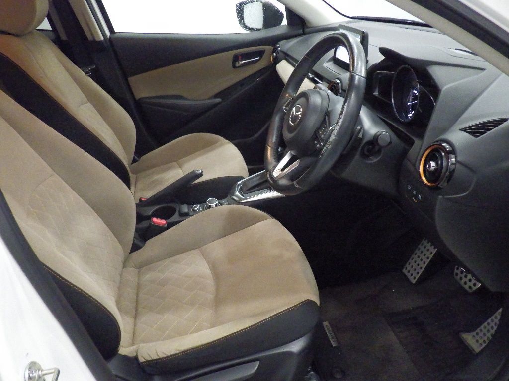 2017 Mazda Demio XDテーラードブラウン auction photo 6