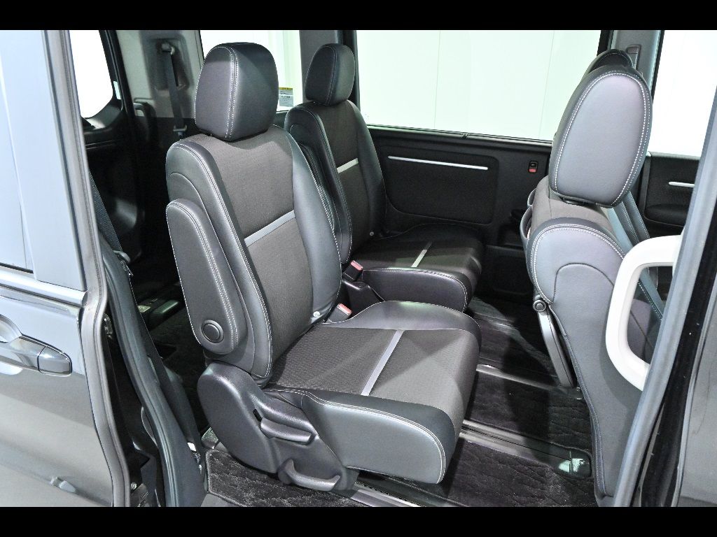 2021 Honda Stepwgn Cool Spirit Honda Sensing (7 seats) auction photo 7