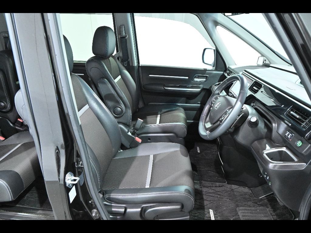 2021 Honda Stepwgn Cool Spirit Honda Sensing (7 seats) auction photo 6