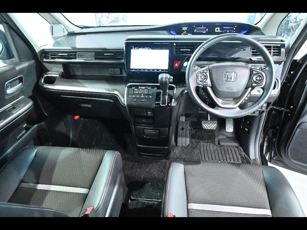 2021 Honda Stepwgn Cool Spirit Honda Sensing (7 seats) auction photo 3