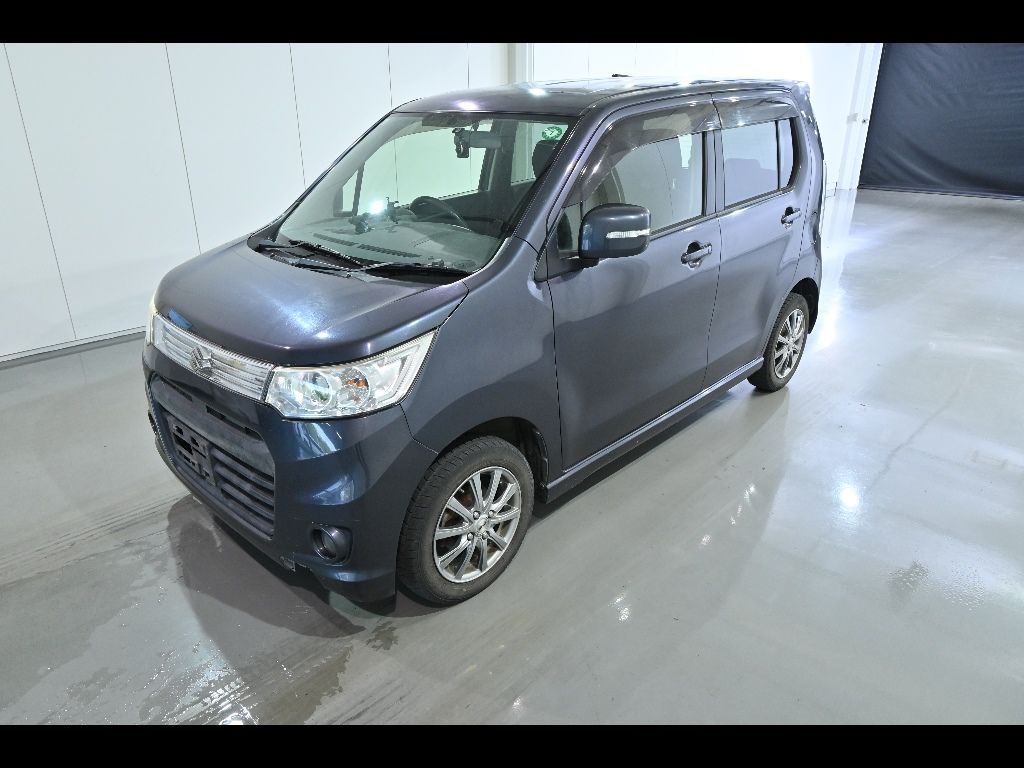2013 Suzuki Wagon R 4WD スティングレーT auction photo 4