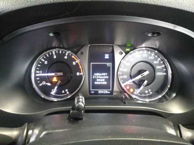 2023 Toyota Hilux Z 4WD auction photo 3