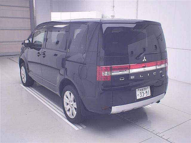 2016 Mitsubishi Delica D:5 4WD Dパワーパッケージ 8ニン auction photo 2
