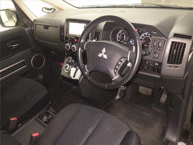 2016 Mitsubishi Delica D:5 4WD Dパワーパッケージ 8ニン auction photo 3