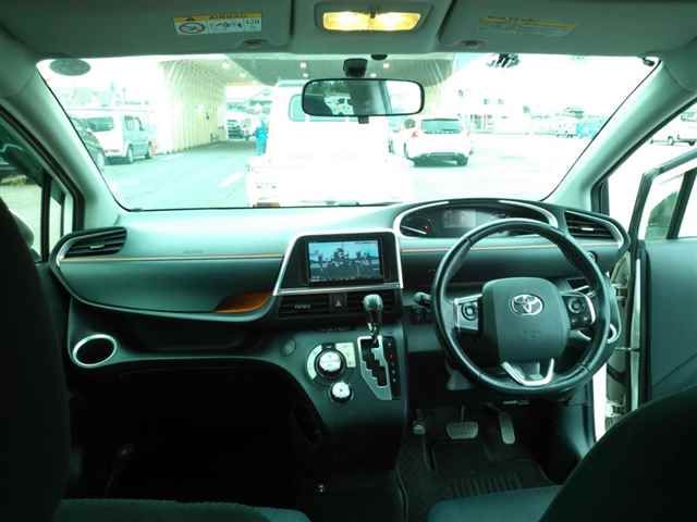 2016 Toyota Sienta Hybrid G auction photo 8