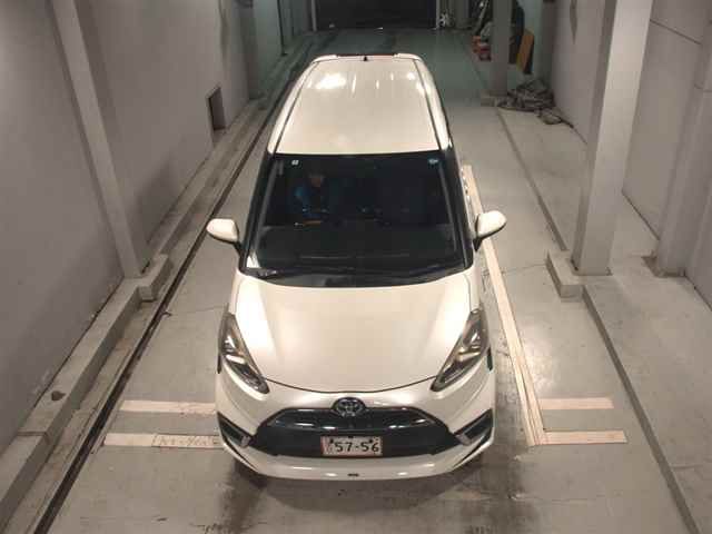 2016 Toyota Sienta Hybrid G auction photo 6