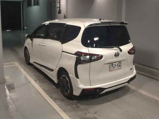 2016 Toyota Sienta Hybrid G auction photo 2