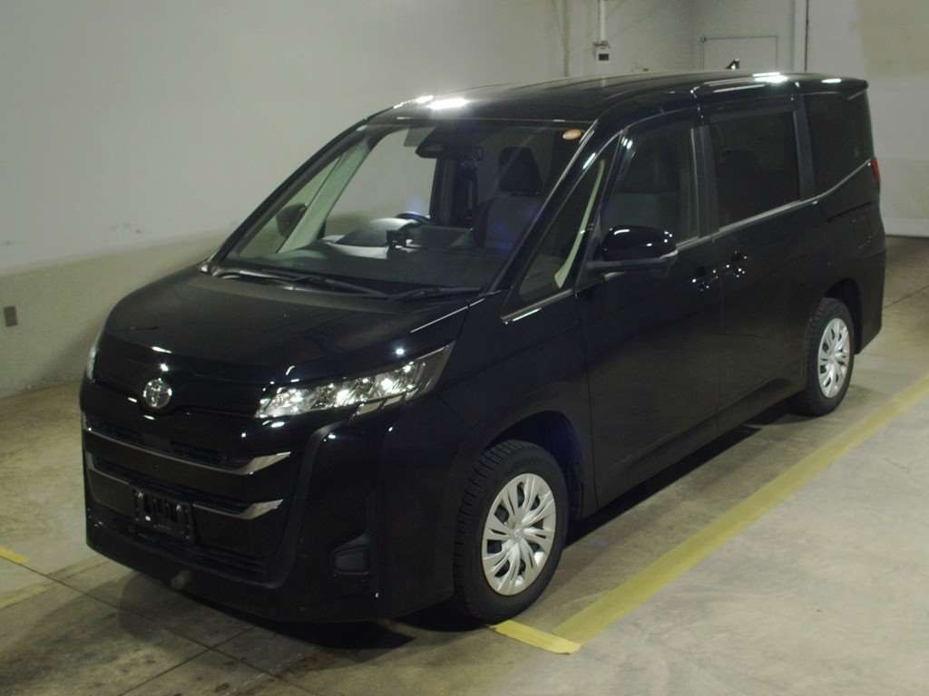 2022 Toyota Noah X 4WD Japan auction vehicle