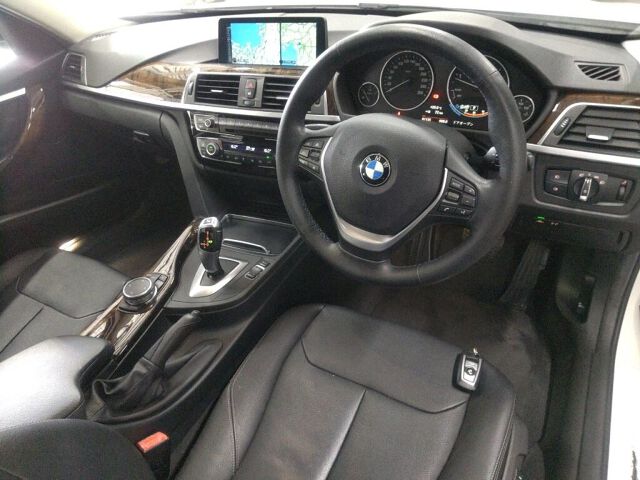 2016 BMW 3 Series 320D Luxury auction photo 3