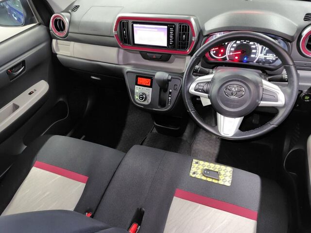 2017 Toyota Passo モーダS auction photo 3