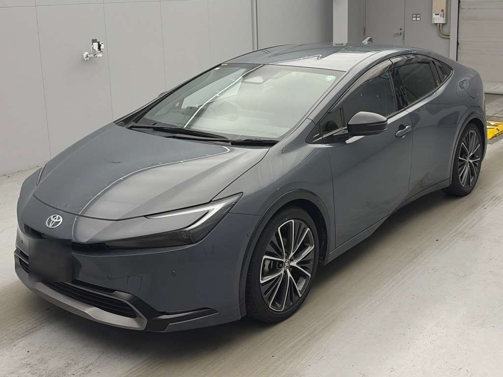 Japan Auction Vehicles 4 2023 Toyota Prius Z auction photo