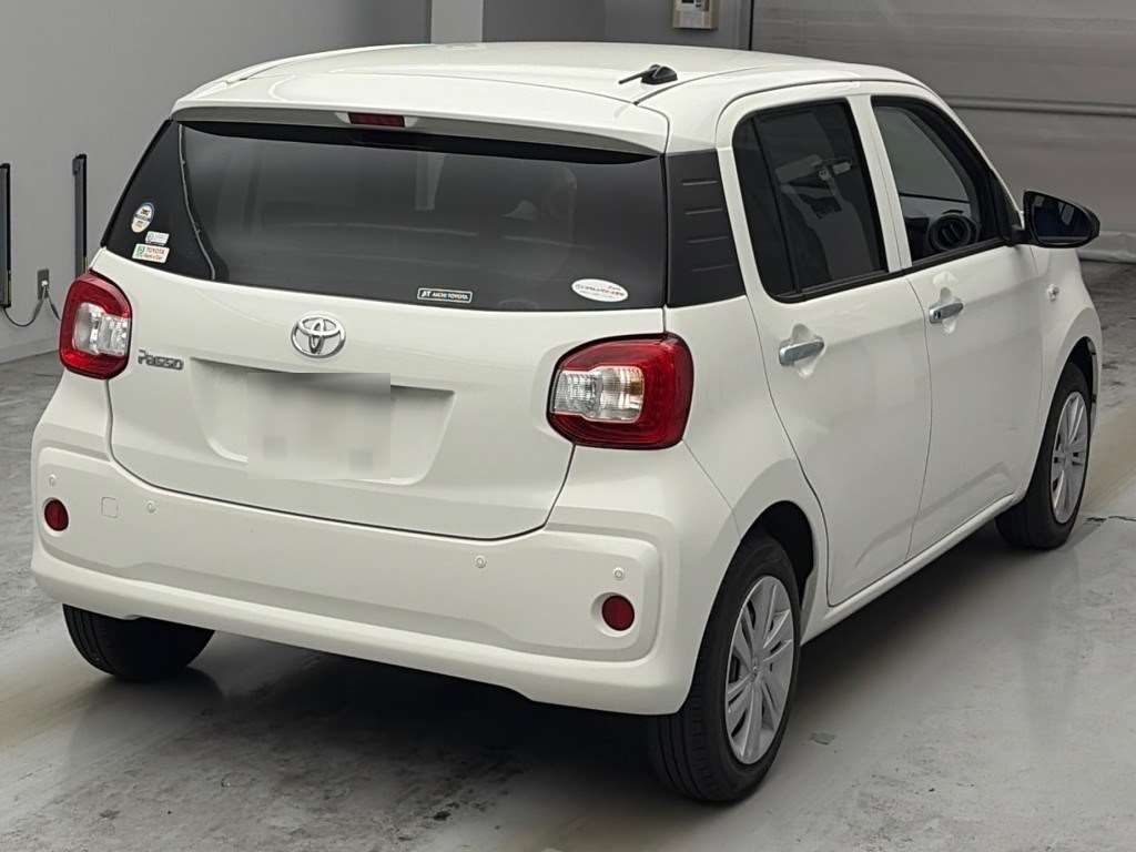 2023 Toyota Passo X auction photo 2