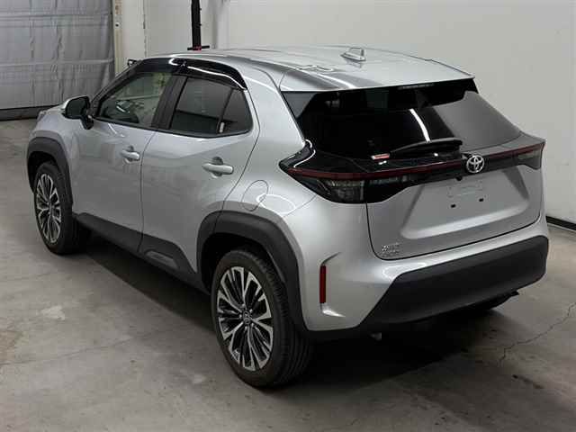 2022 Toyota Yaris Cross Z auction photo 2
