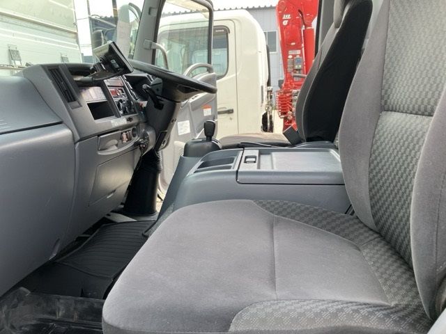 2018 Nissan Diesel コンドル Van auction photo 5