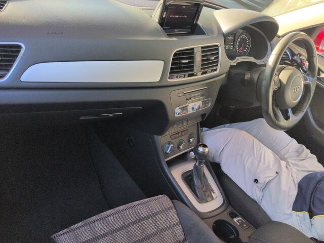 2015 Audi Q3 1.4TFSIスポーツ auction photo 3