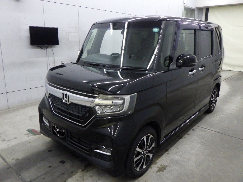 2017 Honda N-BOX Custom G L Honda Sensing auction photo 4