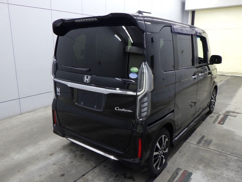2017 Honda N-BOX Custom G L Honda Sensing auction photo 2