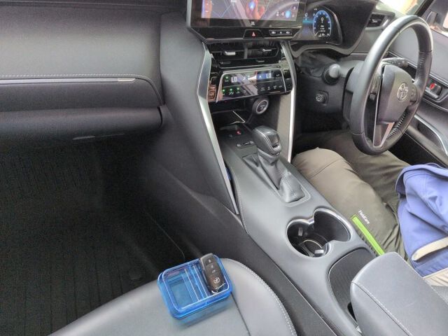 2024 Toyota Harrier Z auction photo 3