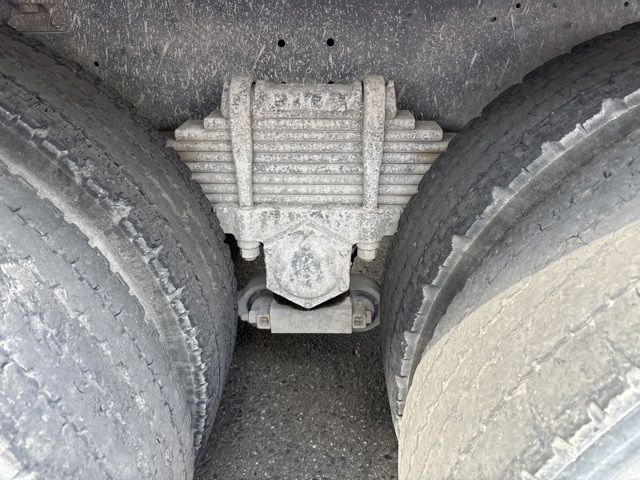 2015 Nissan Diesel UD dump auction photo 8