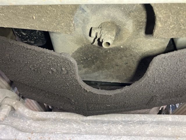 2015 Nissan Diesel UD dump auction photo 9