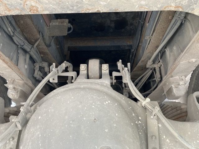 2015 Nissan Diesel UD dump auction photo 13