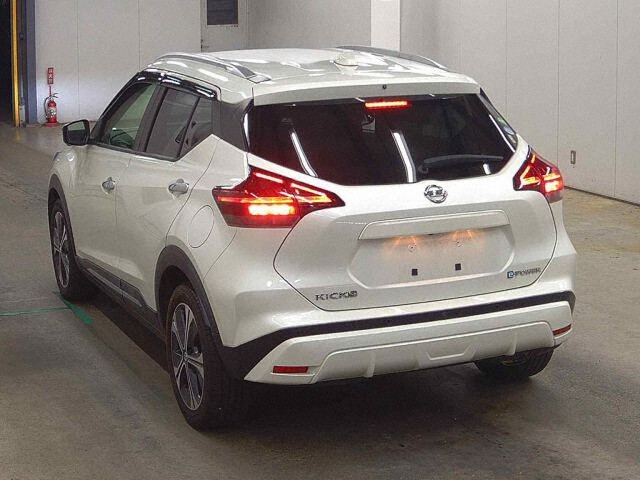 2021 Nissan Kicks X Two-Tone Interior Edition auction photo 2