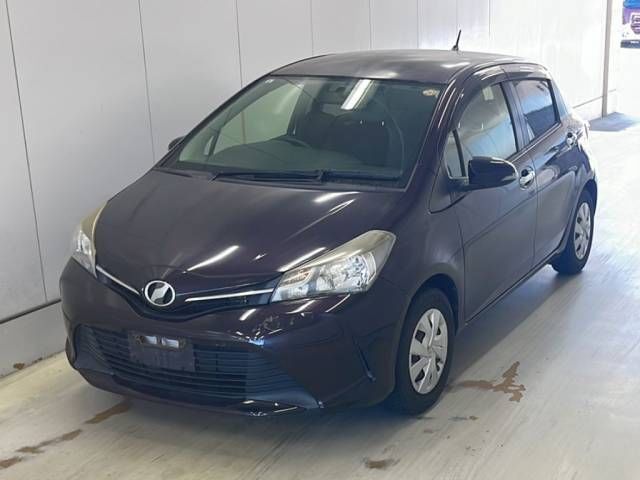 2015 Toyota Vitz 1.3F スマートスタイル Japan auction vehicle