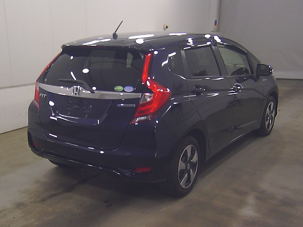 2017 Honda Fit ハイブリッドF auction photo 2