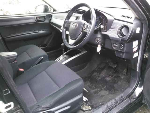 2013 Toyota Corolla Fielder ハイブリッド auction photo 3