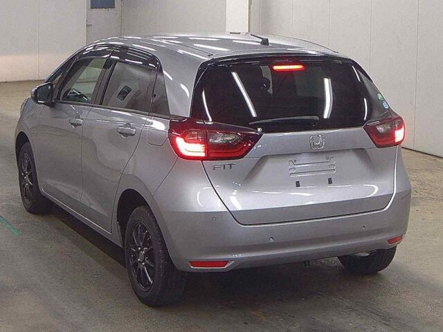 2021 Honda Fit ベーシック 4WD auction photo 2