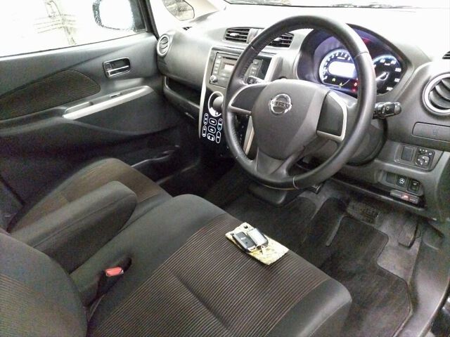 2013 Nissan Dayz ハイウェイスターX 4WD auction photo 3