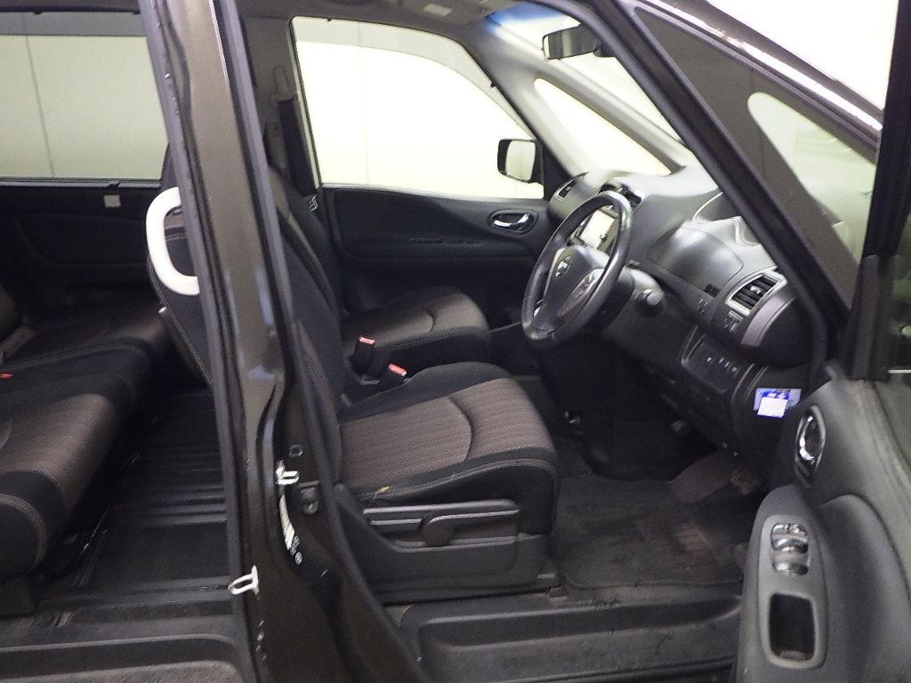 2014 Nissan Serena 4WD Highway Star auction photo 6