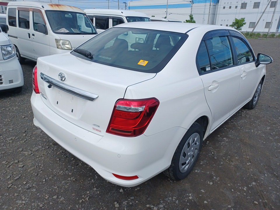 2021 Toyota カローラ アクシオ auction photo 2