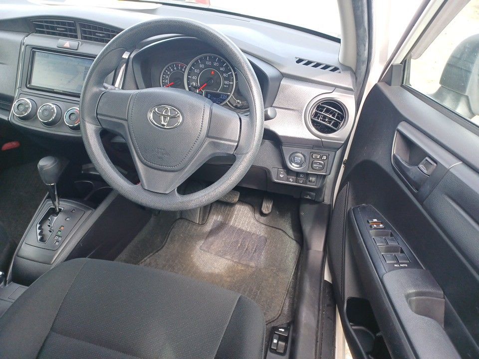 2021 Toyota カローラ アクシオ auction photo 3